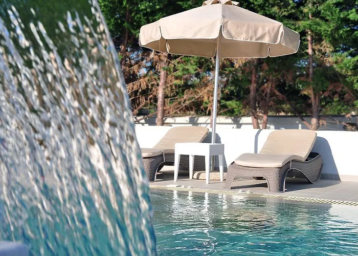 Willa Alyko Aliko Beach